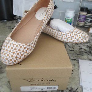 Nina Originals Ballet Flats PEPPY LUGGAGE WICKER YELLOW COLOR Size 7 NEW w/Box